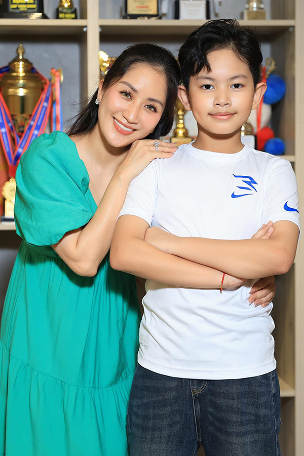 Con trai Khánh Thi vừa tròn 10 tuổi đã là nhân tài dance sport, theo bố mẹ thi đấu khắp thế giới - Ảnh 9.