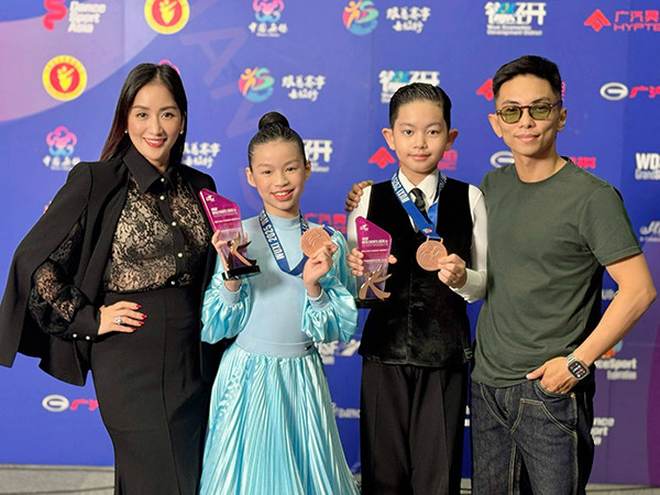 Con trai Khánh Thi vừa tròn 10 tuổi đã là nhân tài dance sport, theo bố mẹ thi đấu khắp thế giới - Ảnh 2.