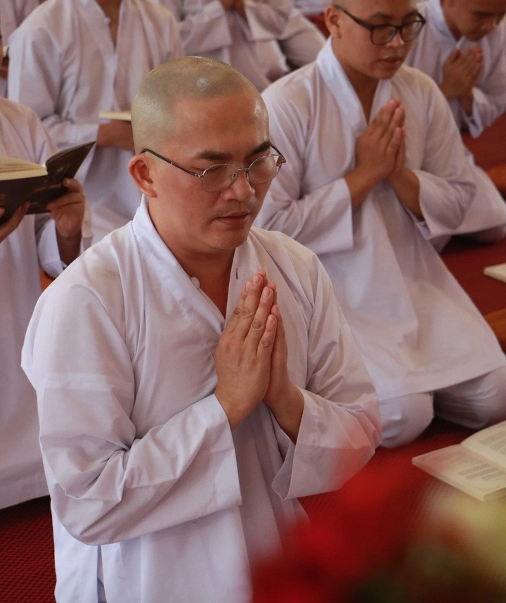 MC Đại Nghĩa từng tham gia khoá tu ngắn hạn.