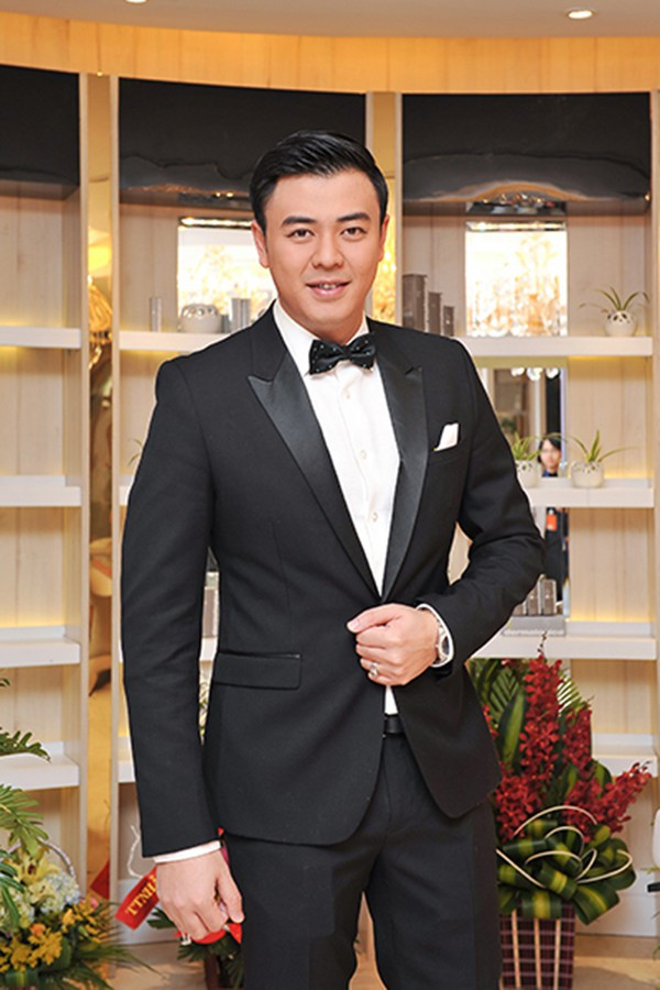 Cuộc sống viên mãn, sự nghiệp thăng hoa ở tuổi 40 của MC Tuấn Tú - Ảnh 2.