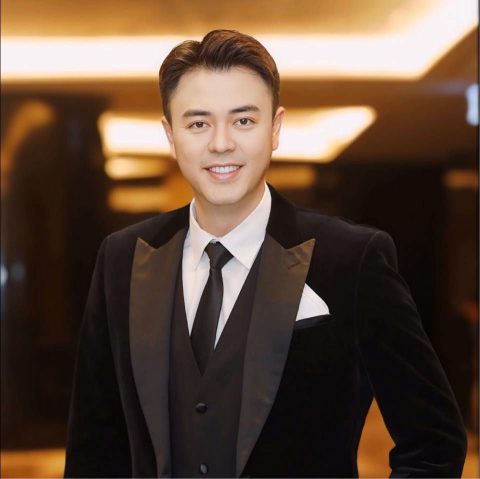 Nam diễn viên công an xã trong phim nối sóng 'Dịu dùng màu nắng', tuổi U50 cuộc sống viên mãn, sự nghiệp thăng hoa - Ảnh 7.