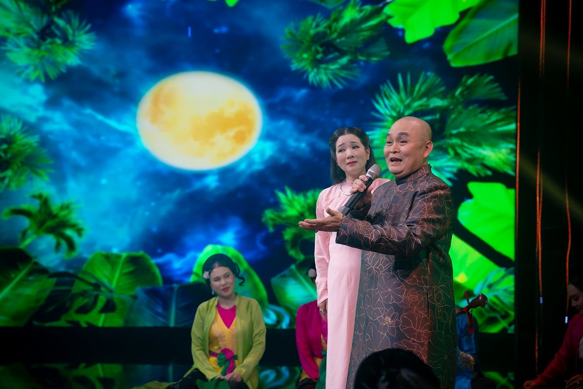 phan ung cua vo xuan hinh khi khan gia gan ghep chong voi thanh thanh hien hinh anh 2