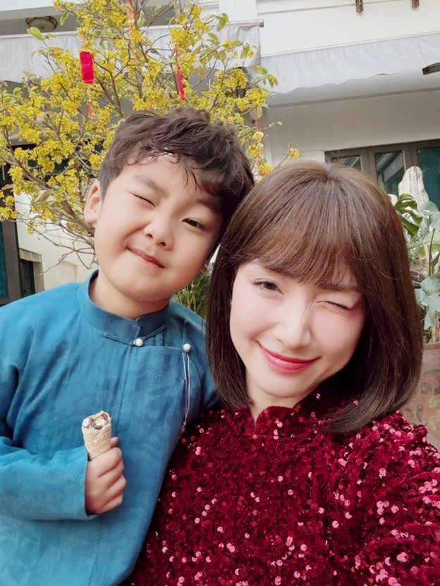 Con trai Hòa Minzy –