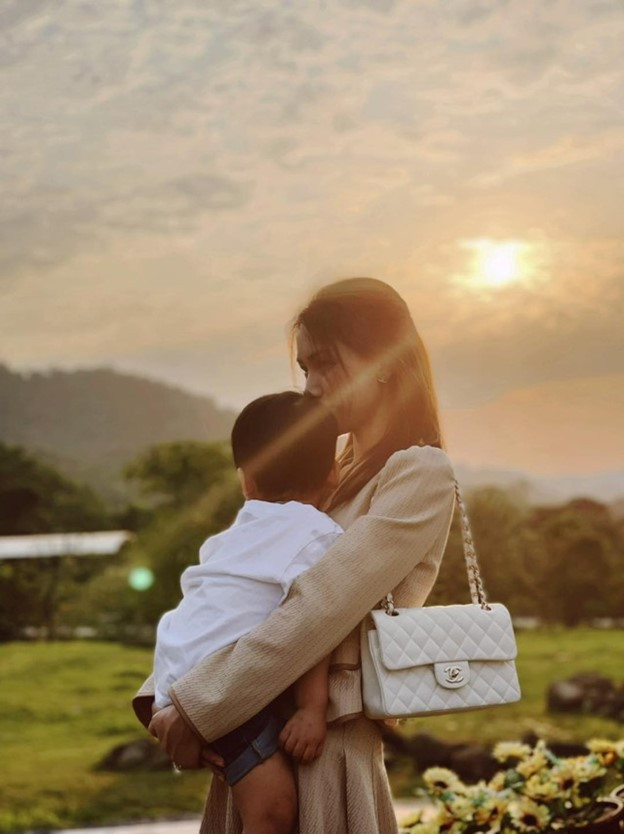 Con trai Hòa Minzy –