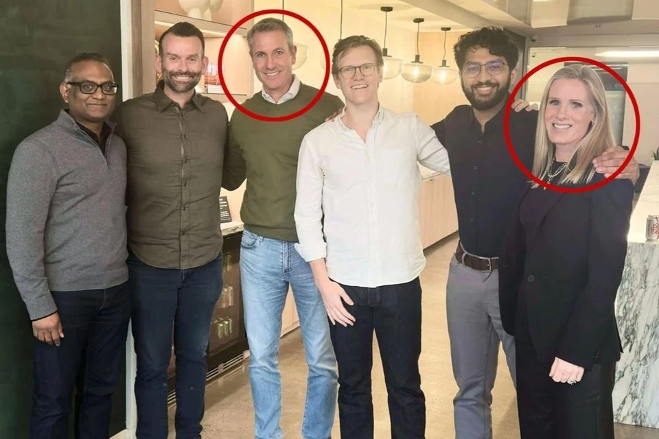 Diễn biến nóng bỏng tay vụ giám đốc nhân sự chưa bị sa thải dù người tình CEO đã từ chức