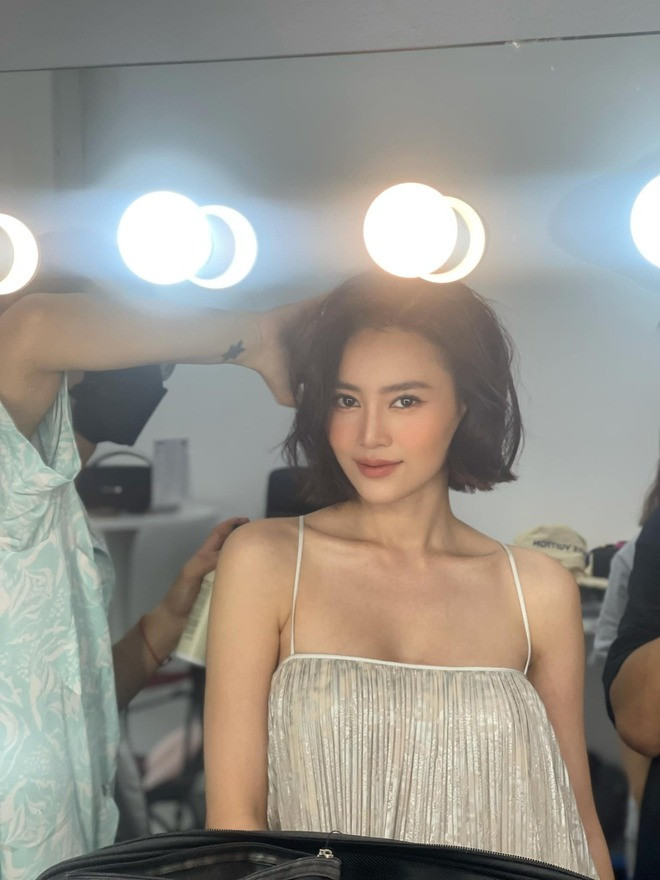 Lan Ngọc gây hết hồn với giao diện mới