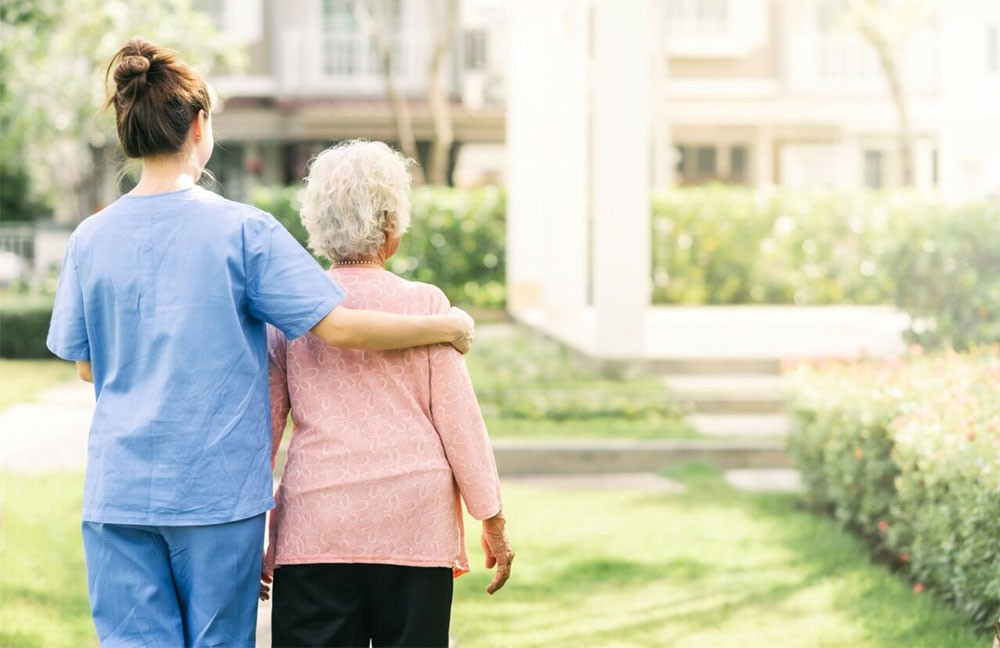 Nhận thừa kế toàn bộ tài sản, tôi vẫn quyết gửi mẹ vào viện dưỡng lão sau một câu nói - Ảnh 1.