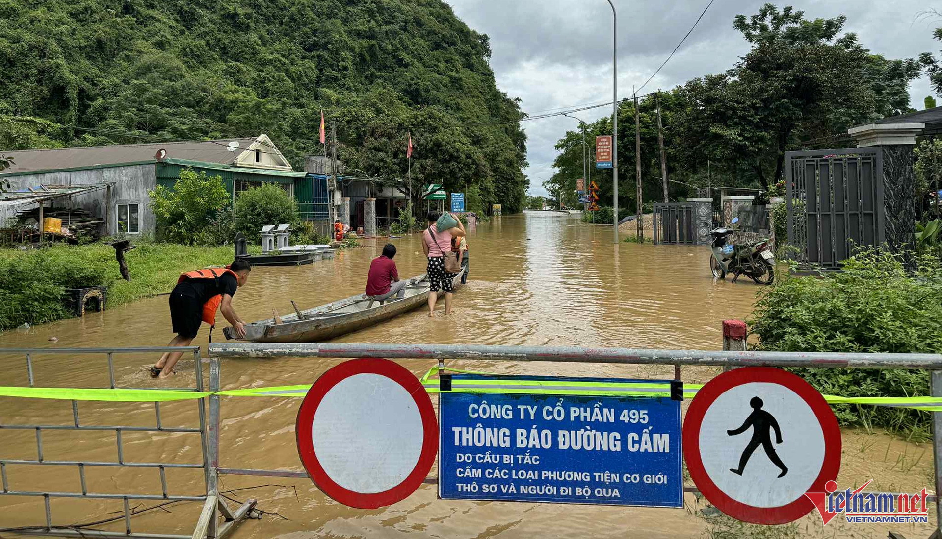 W-c2691075 648a 4c5d 8c72 4f92dff93f48 copy.jpg