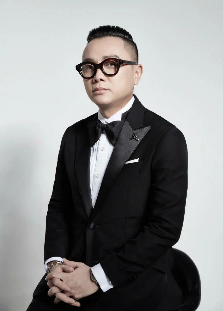 Á hậu Vũ Hoàng My gây tranh cãi khi bênh vực NTK Công Trí