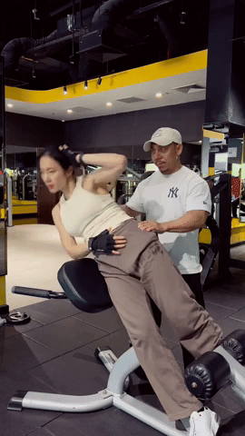 Angela Phương Trinh bị nghi photoshop vì body vâm như lực điền nhưng vòng 2 bé tí sự thật là gì
