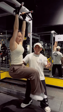 Angela Phương Trinh bị nghi photoshop vì body vâm như lực điền nhưng vòng 2 bé tí sự thật là gì