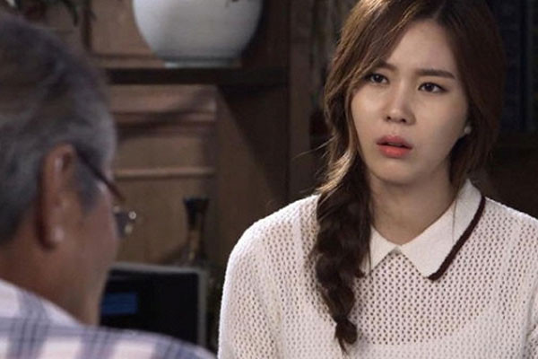 Bố chồng đang yêu quý bỗng 'quay xe' ghét con dâu ra mặt, tôi choáng váng khi biết lý do - Ảnh 1.