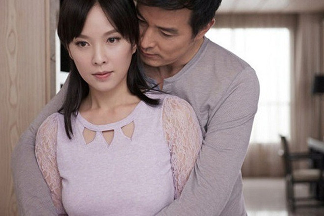 Chồng bỏ đi theo gái biền biệt 2 năm sau anh quay về nhưng lại được mọi người chào đón