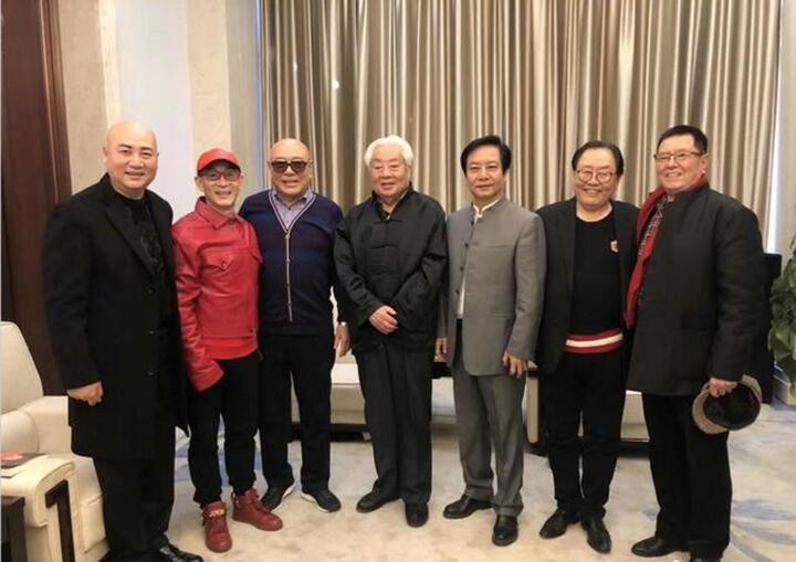 Chu Long Quảng (ở giữa) hội ngộ dàn diễn viên Tây Du Ký.