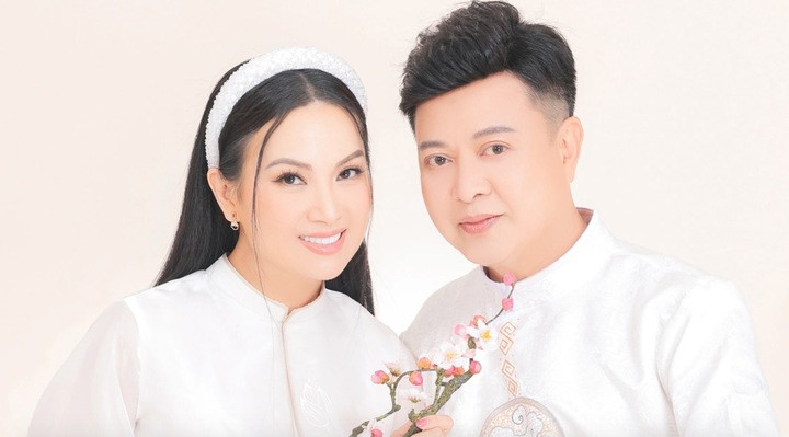 Ca sĩ Hà Phương động viên Trần Sang trở lại nghệ thuật.