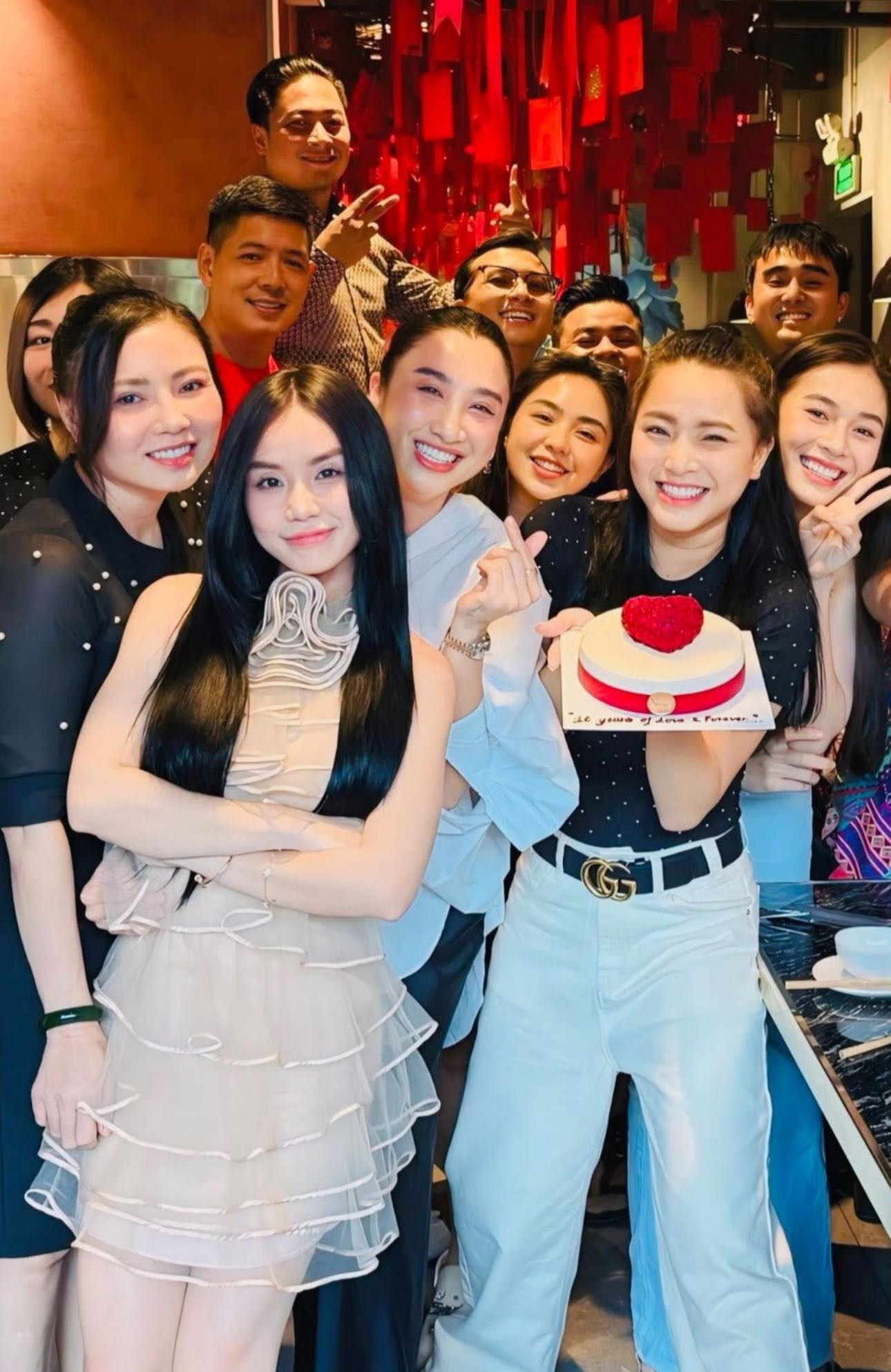 Hôn nhân bền chặt một thập kỷ của Thành Đạt  Hải Băng