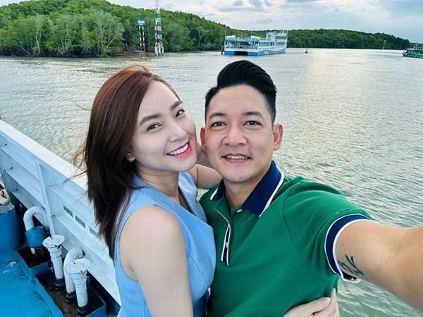 Hôn nhân bền chặt một thập kỷ của Thành Đạt  Hải Băng