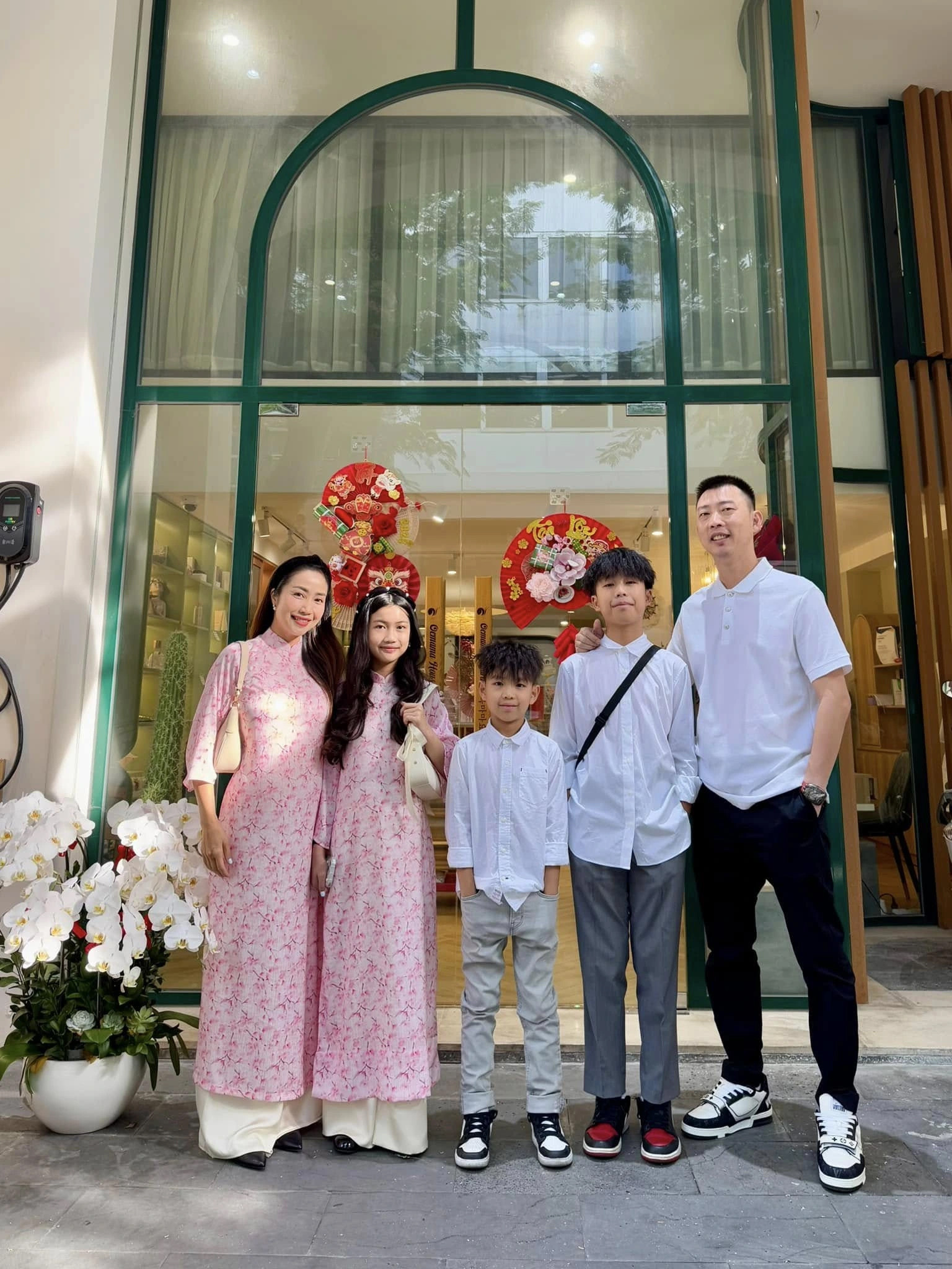 NSƯT Ốc Thanh Vân gây sốc với diện mạo khác lạ - Ảnh 6.