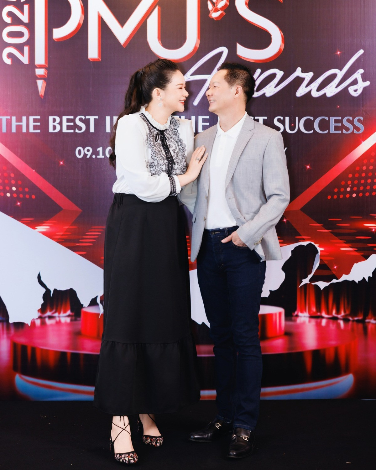 Thời trang hack dáng khó tin của Phan Như Thảo dù chạm mốc 80kg