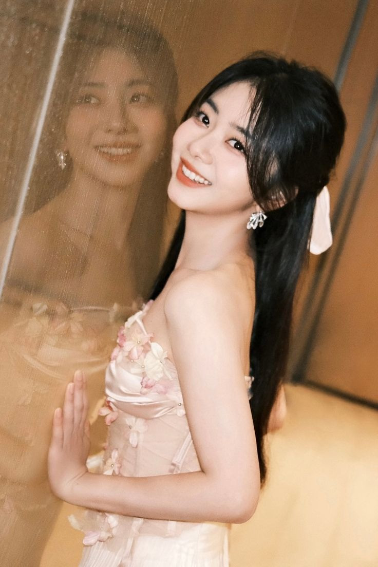 Tử vi 3 con giáp may mắn nhất thứ Năm 247 Tiền tiêu đầy túi mang mệnh giàu sang