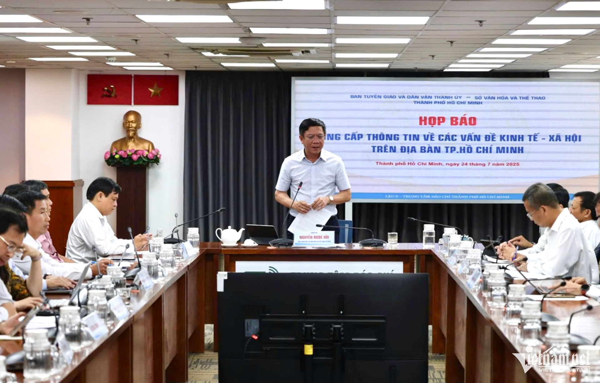 W-Ong Nguyen Ngoc Hoi001.png