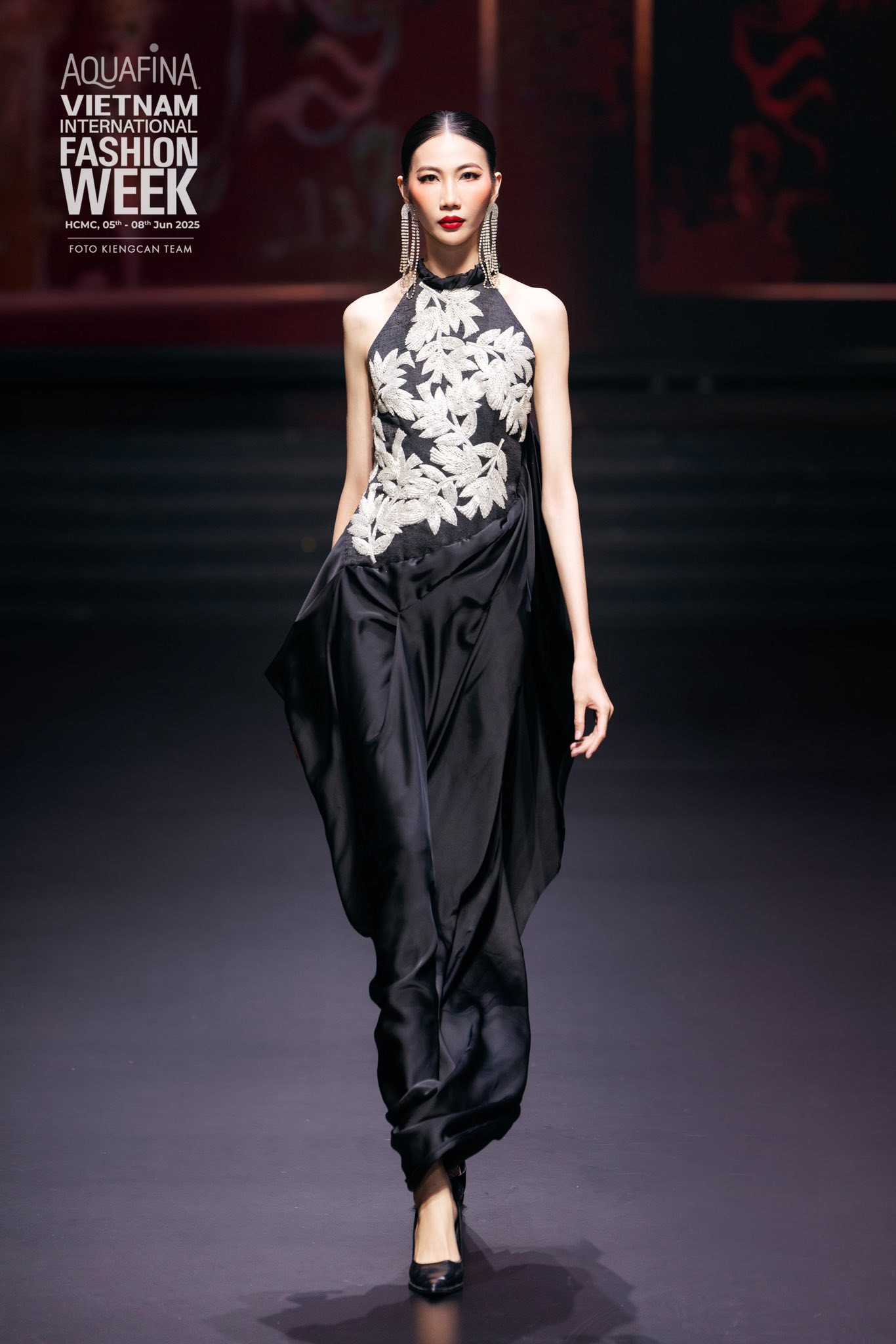 Diện mạo sau khi tăng cân của siêu mẫu Vietnam's Next Top Model có biệt danh 'gầy trơ xương' - Ảnh 4.