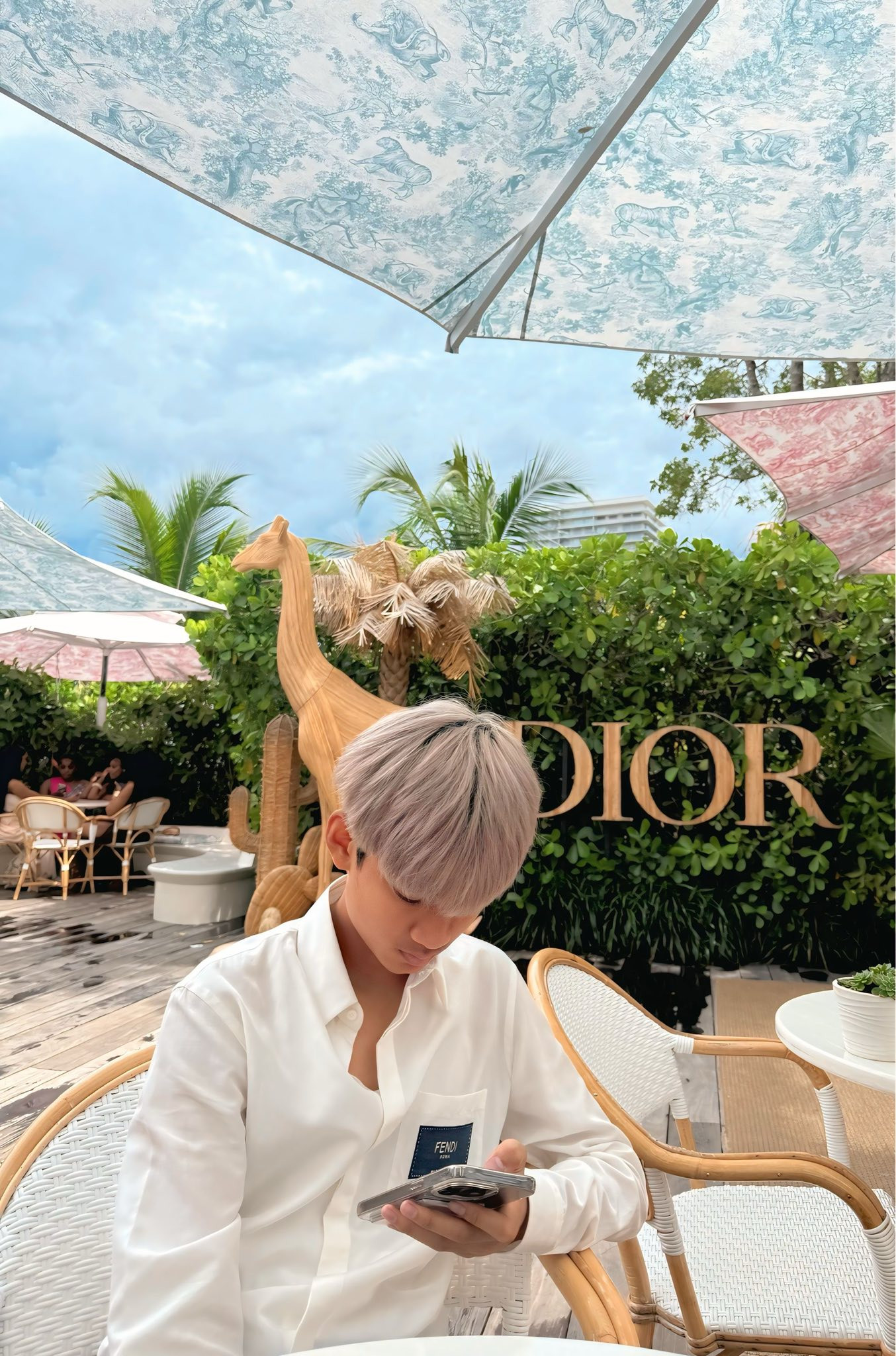 Lệ Quyên đưa con trai và tình trẻ Lâm Bảo Châu dạo chơi Maiami - Ảnh 5.