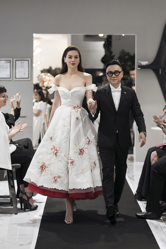 Ngắm trang phục của NTK Nguyễn Công Trí dành cho Hồ Ngọc Hà - Ảnh 3.