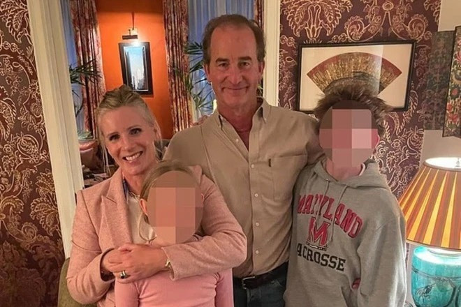 Giám đốc nhân sự Kristin Cabot&nbsp; lộ diện sau bê bối ngoại tình hôn nhân bất ổn với chồng tỷ phú