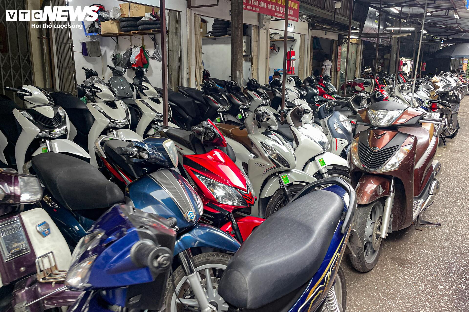 'Thủ phủ' xe máy cũ ở Hà Nội ế ẩm trước thông tin xe xăng sắp bị thay thế - 6