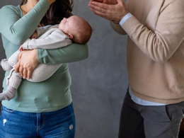 Tôi sợ hãi khi mỗi lần đi ăn, đi chơi với bạn bè lại thấy vợ mang con đến - Ảnh 2.
