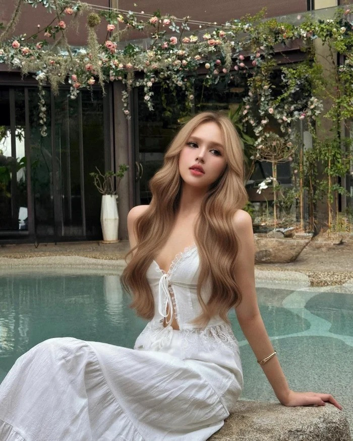 Phản ứng của Xoài Non khi bị nhận xét ở ngoài đời khác 100 trên ảnh