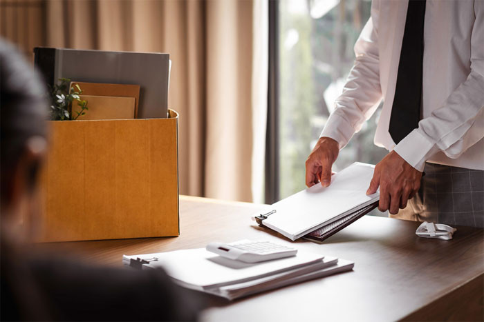 3 con giáp cần đề phòng vận đen công việc những tháng cuối năm 2025