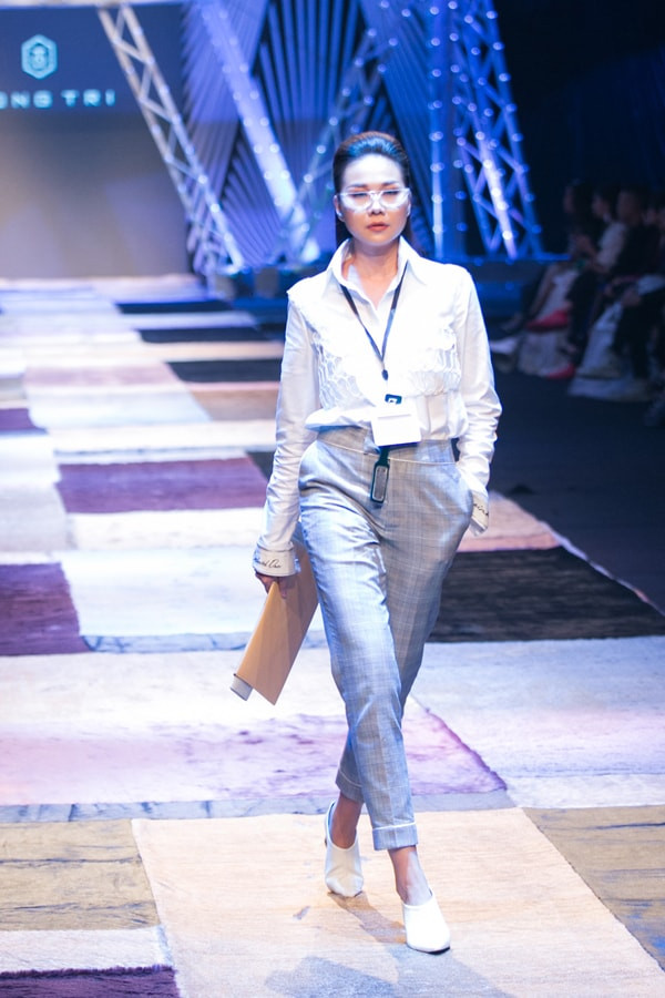 Ngắm Thanh Hằng trong bộ cánh của Nguyễn Công Trí – NTK đang gây xôn xao dư luận
- Ảnh 2.