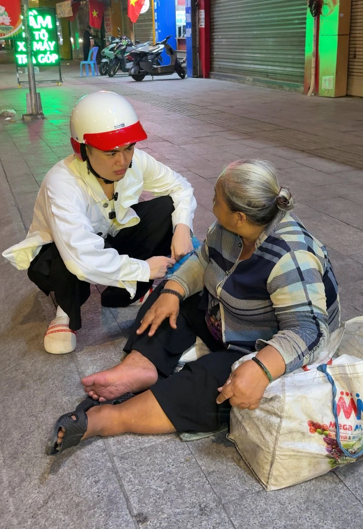 Tiktoker Tina Thảo Thi đang gây tranh cãi khắp mạng xã hội là ai