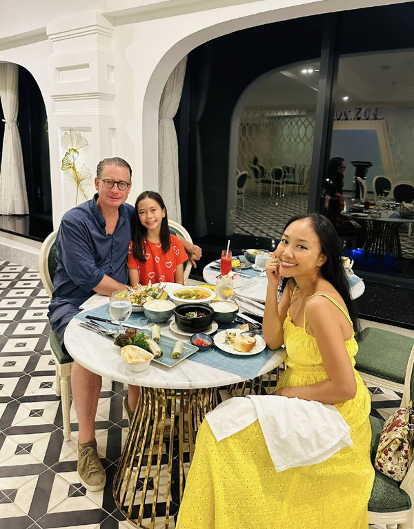 Lấy chồng Thụy Điển, nữ ca sĩ Việt ở tuổi trung niên có cuộc sống viên mãn ra sao? - Ảnh 9.