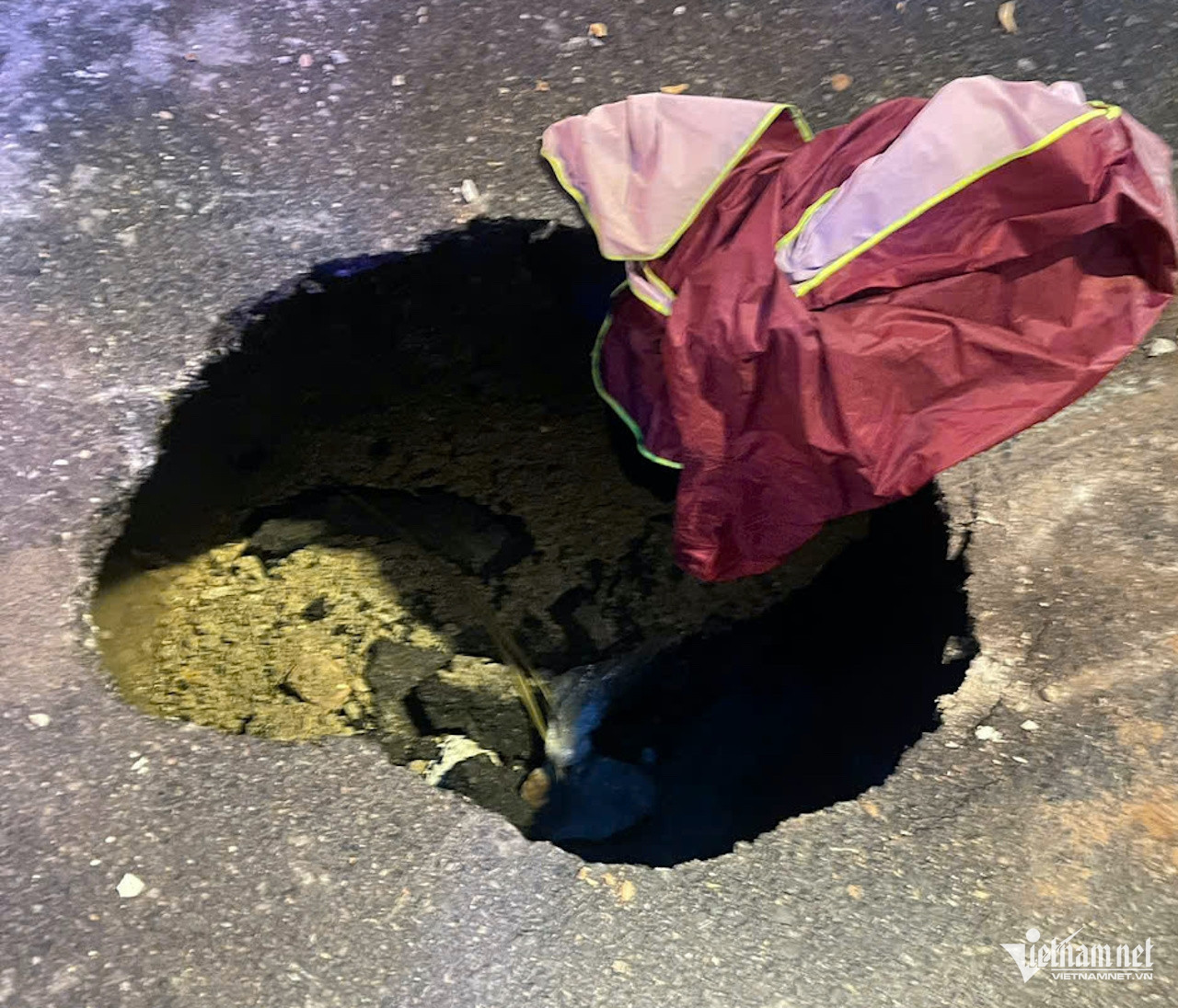 W-hố sụt lun .jpeg