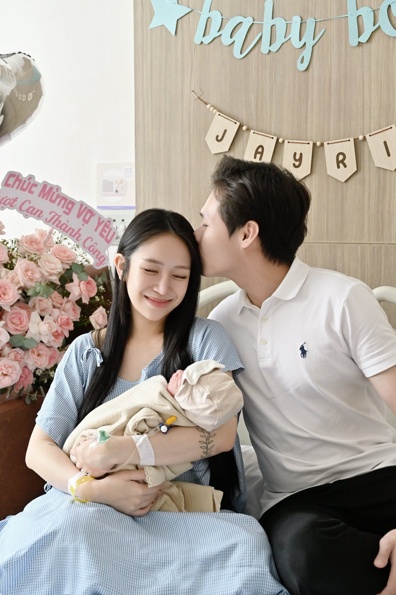 Con gái Minh Nhựa khoe ảnh đại gia đình thái độ của dì 2 Mina Phạm gây chú ý