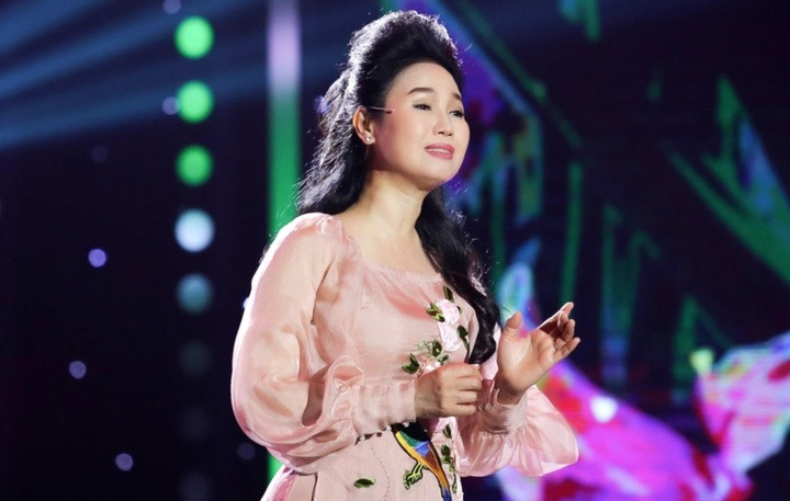 Thuỳ Trang từng có khoảng thời gian mất giọng, bị đồn đã qua đời.