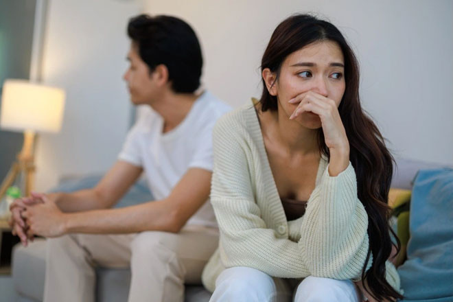 8 năm kết hôn nhưng không có quỹ chung chồng luôn xa cách đề phòng vợ