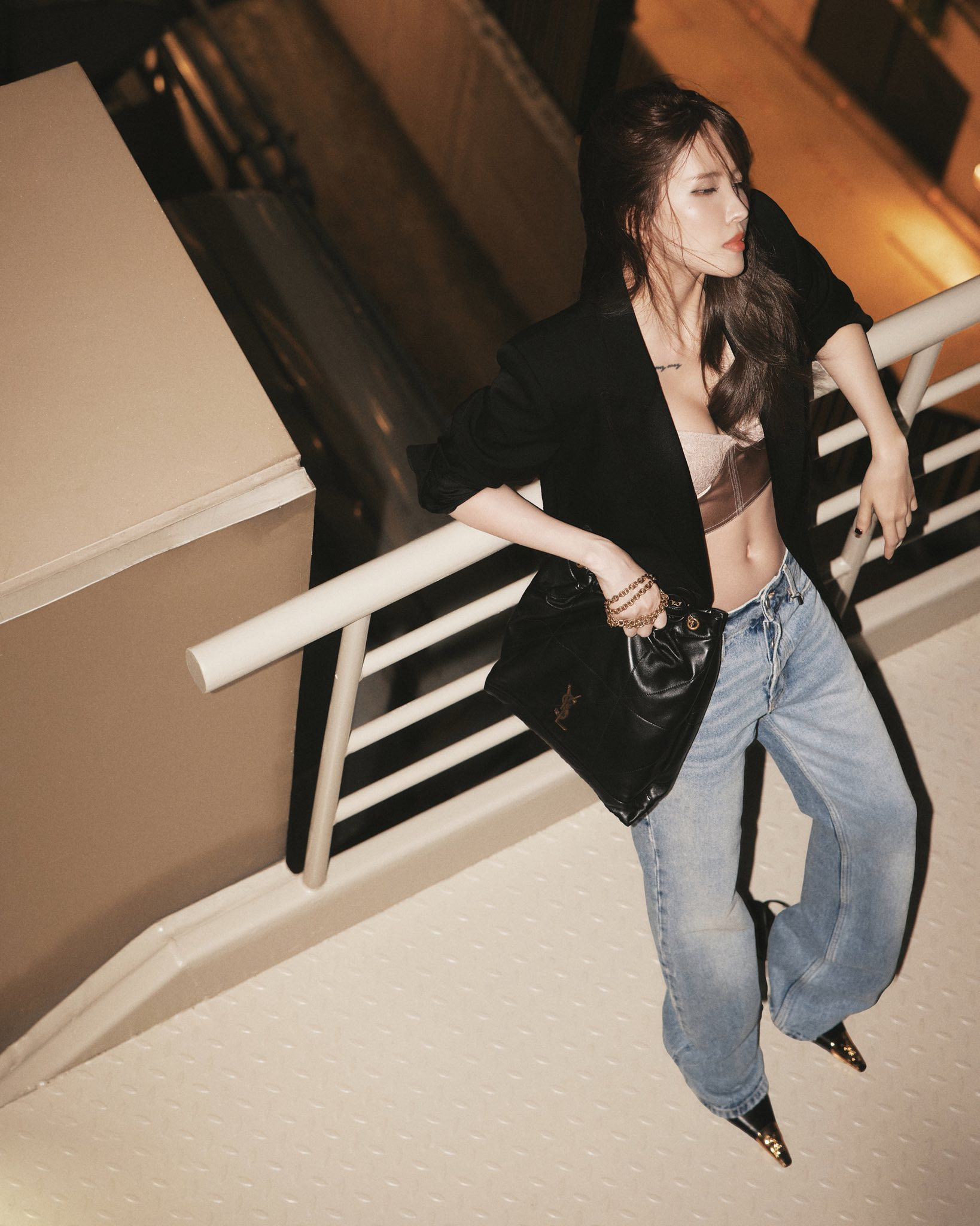 Nữ ca sĩ quê Thanh Hóa 31 tuổi khoe sắc vóc như gái đôi mươi- Ảnh 3.