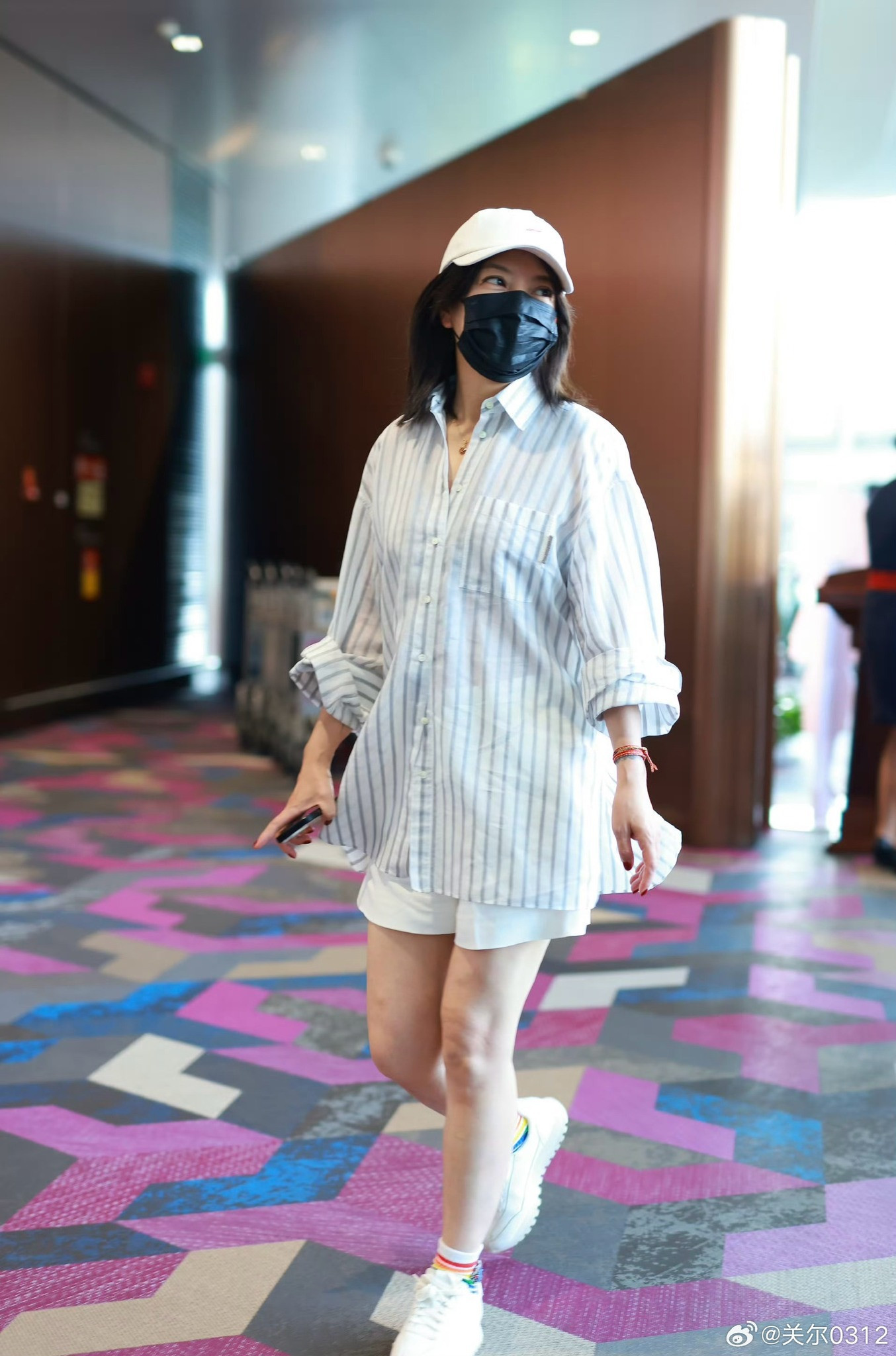 Triệu Vy rơi vào đường cùng tiêu tán sạch tài sản nghìn tỷ