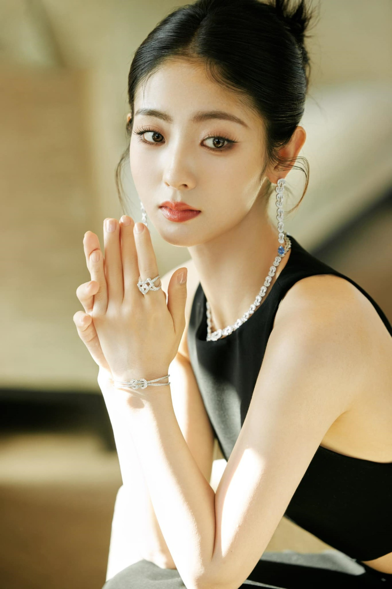 Tử vi 3 con giáp may mắn nhất thứ Năm 37 Ngồi không hưởng lộc phú quý đại tài