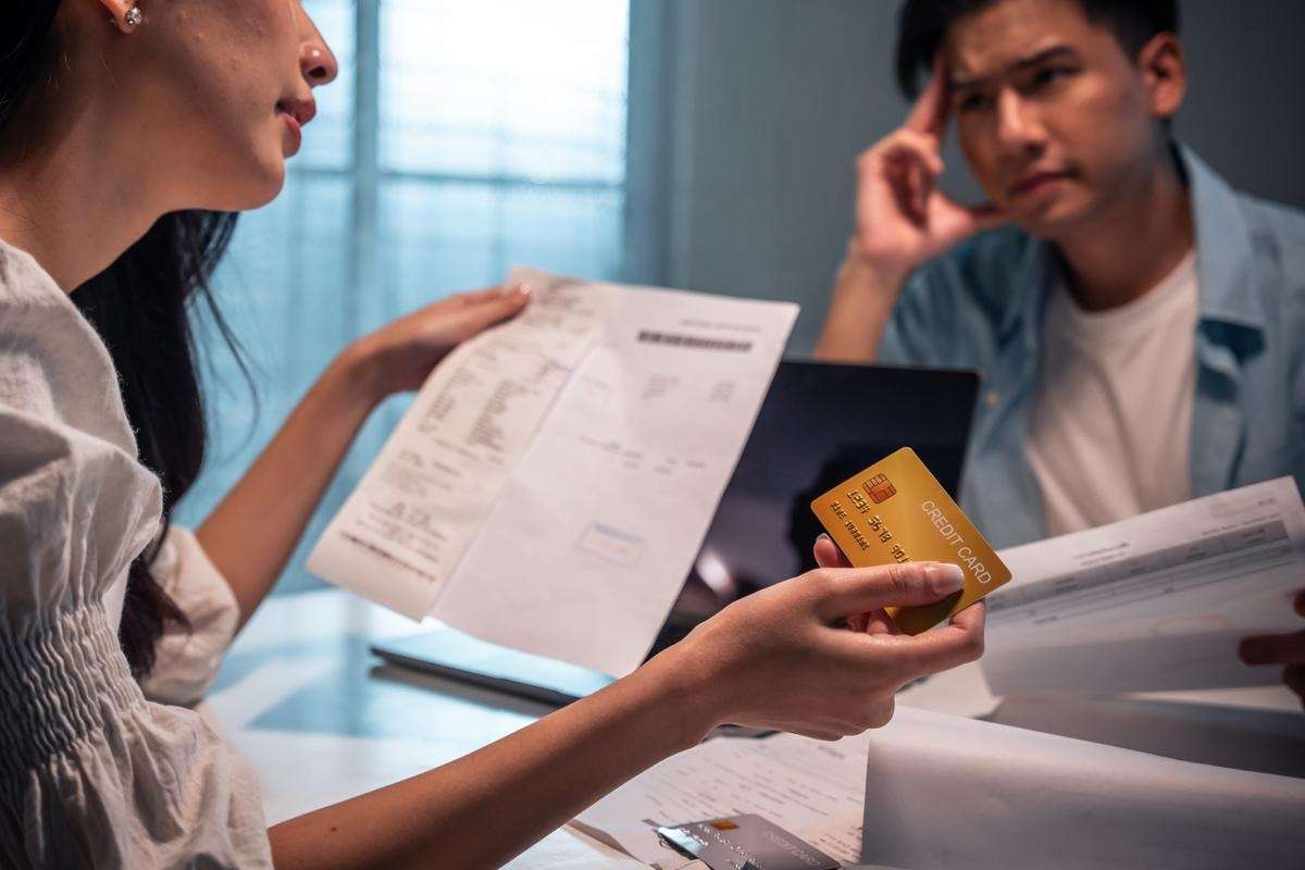 Vợ muốn chu cấp hàng tháng cho bố mẹ, tôi băn khoăn giữa báo hiếu và tương lai gia đình - Ảnh 2.