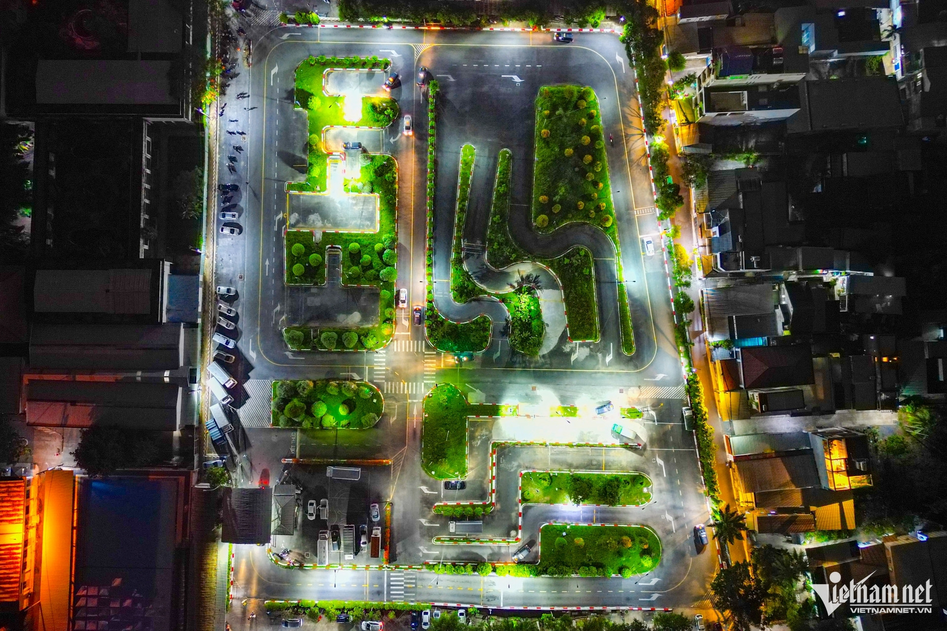 W-thi sát hạch lái xe   Nguyễn Huế.jpg