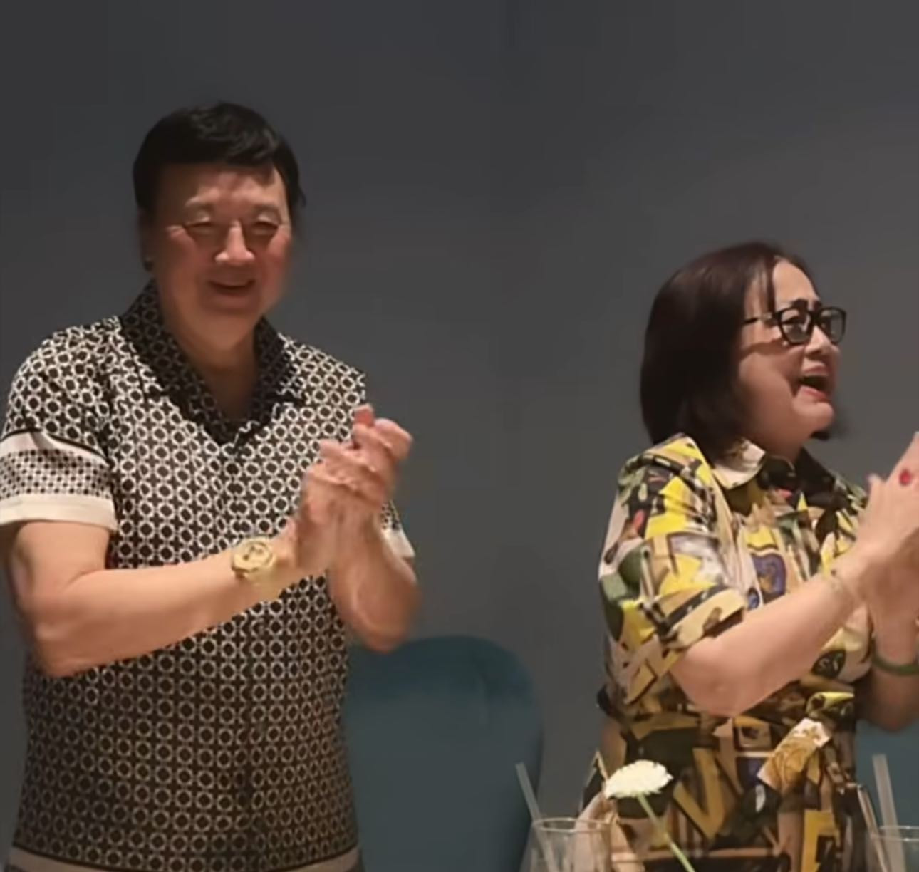 Đạt G  Cindy Lư xuất hiện sau đám cưới rạng rỡ bên ông nội là NSƯT Bảo Quốc