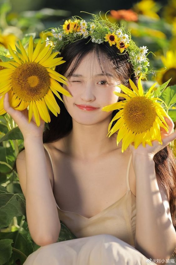 Tử vi 3 con giáp may mắn nhất thứ Sáu 18 Hút tiền như nam châm tài khoản tăng vù vù