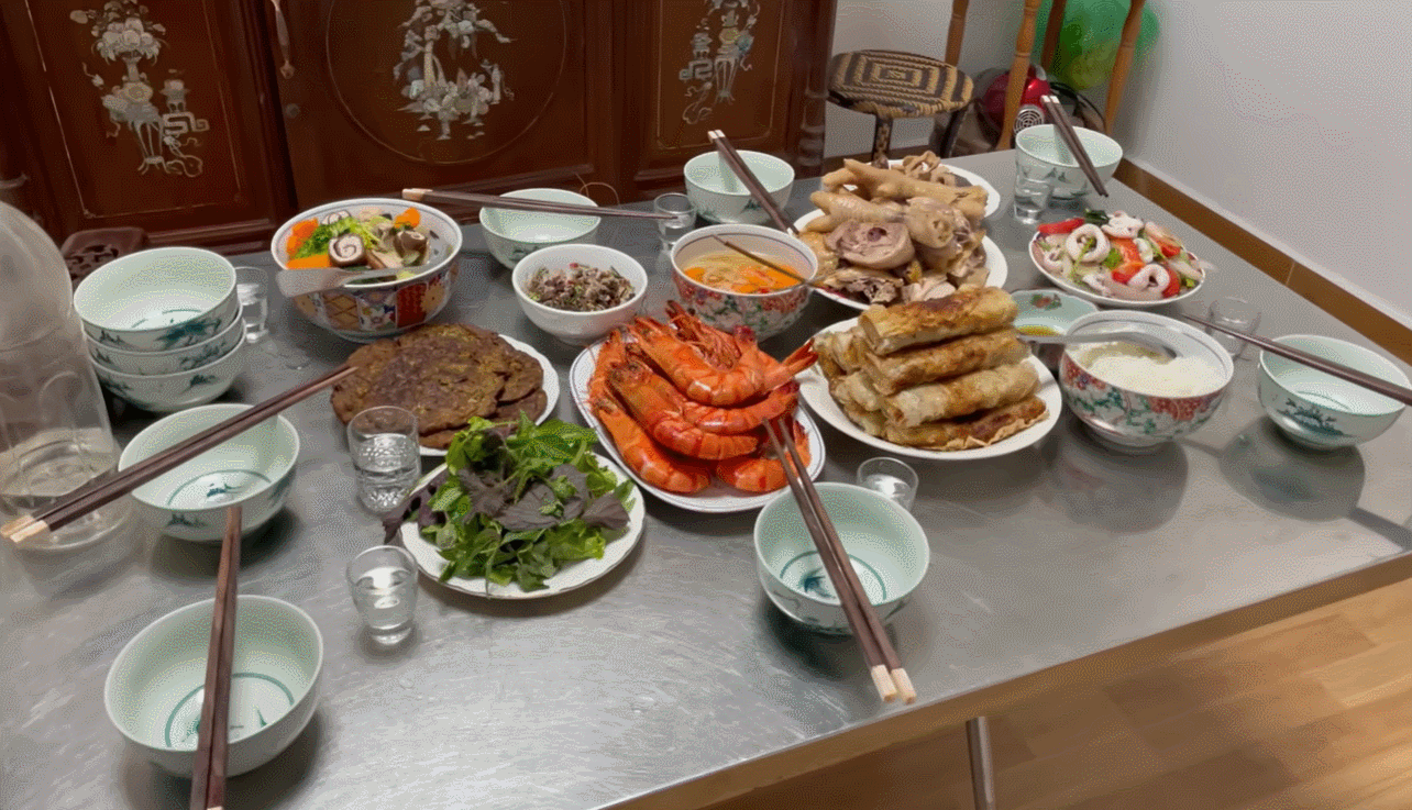 mâm cỗ ngày giỗ ở Hải Phòng.gif