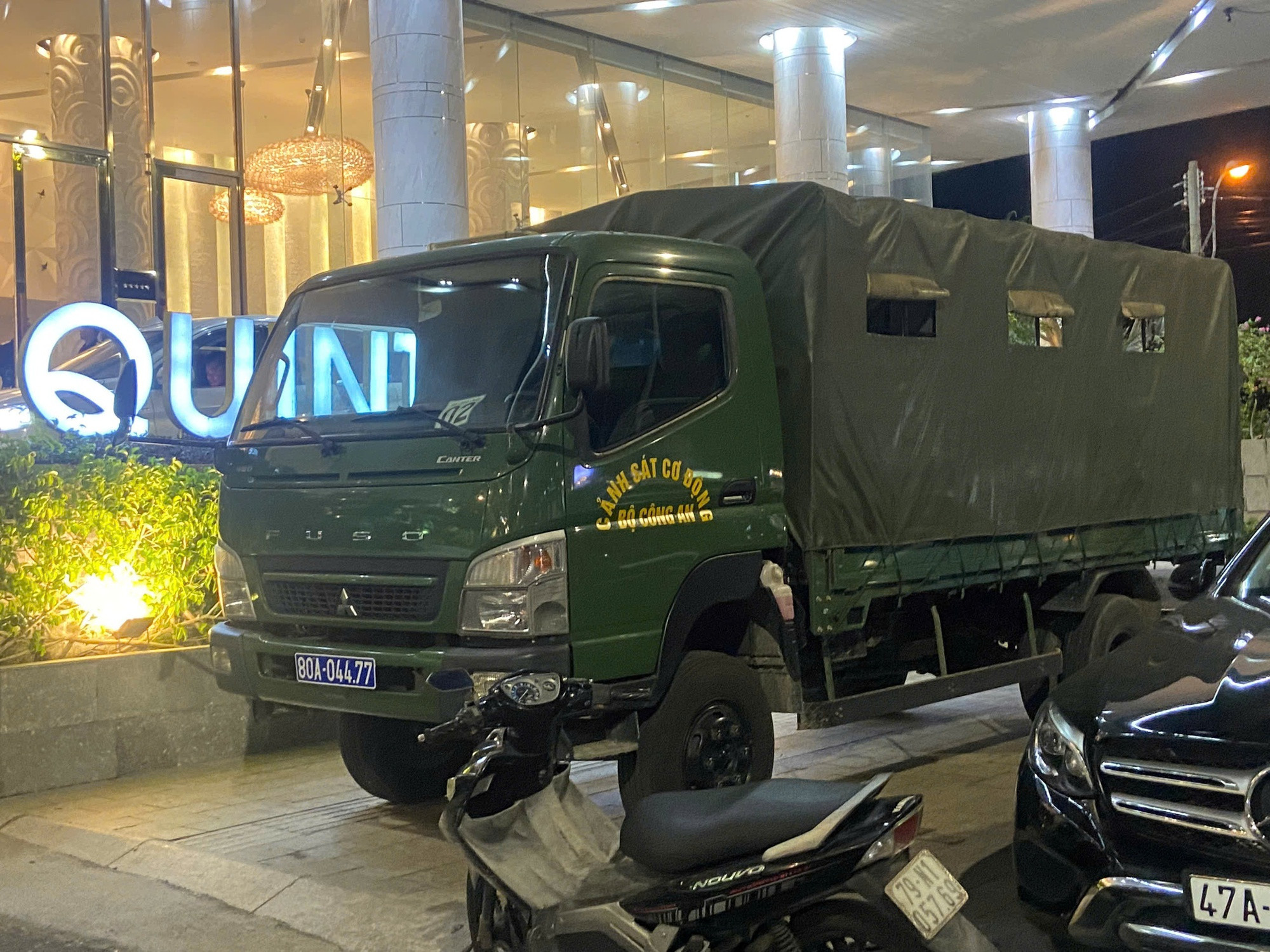 Nhiều cảnh sát phong tỏa khách sạn Quinter Nha Trang- Ảnh 3.