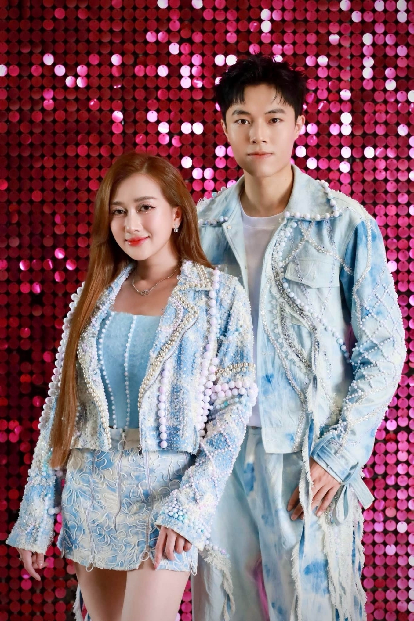 Phương Lan sau ồn ào với chồng cũ Phan Đạt Khóc sưng mắt nhưng phải lên diễn hài